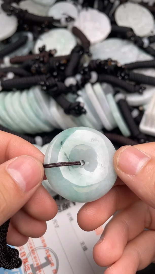 【闪购商品】翡翠吊坠(不含链)未镶嵌1