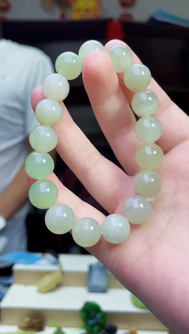 和田玉未镶嵌颈饰1