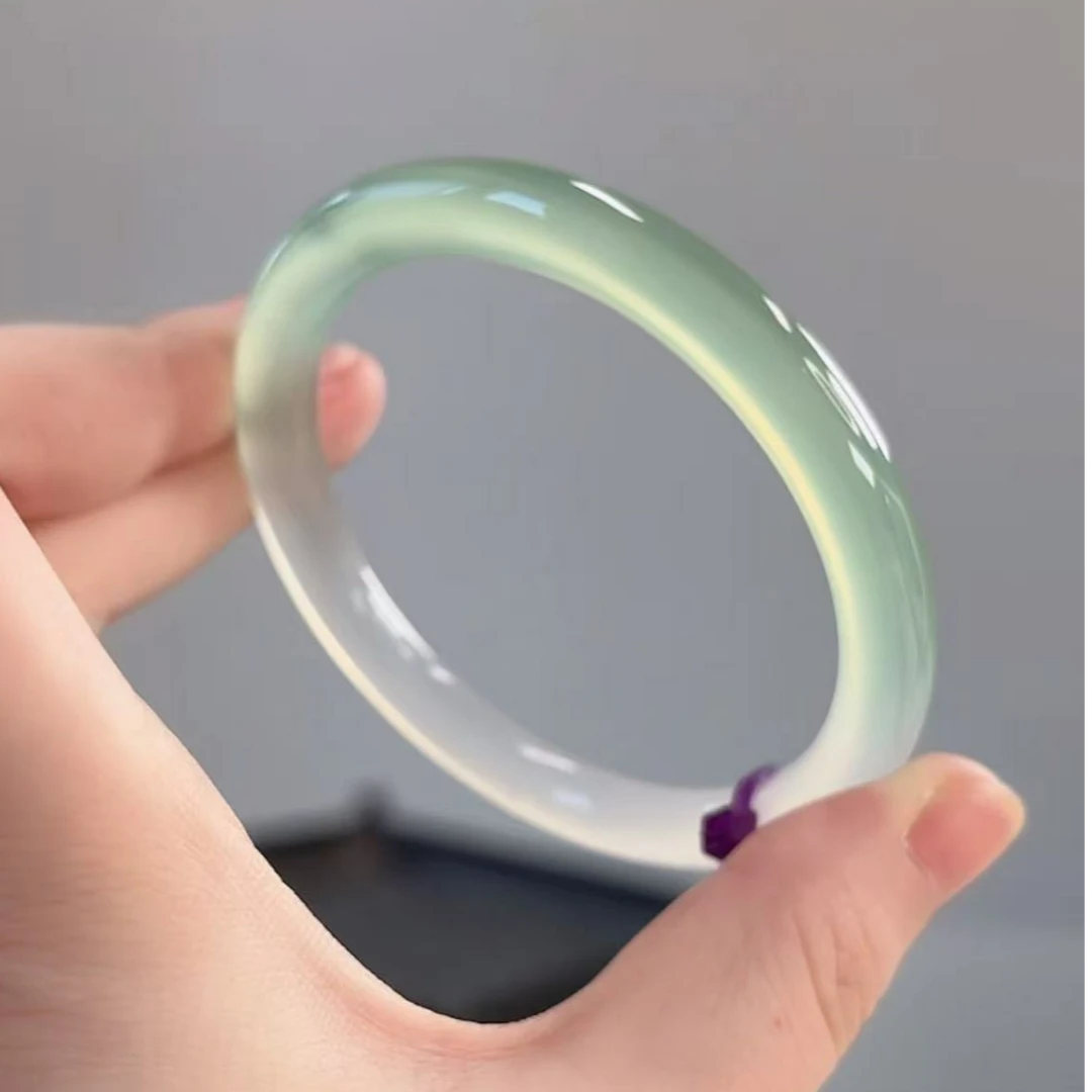 半山水卡8圆条（福利品）玛瑙玉髓包容玉质内部结构多样性发一