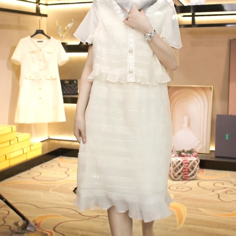 【闪耀银河】大码女2025夏季减龄荷叶边假两件胖妹妹V领连衣裙