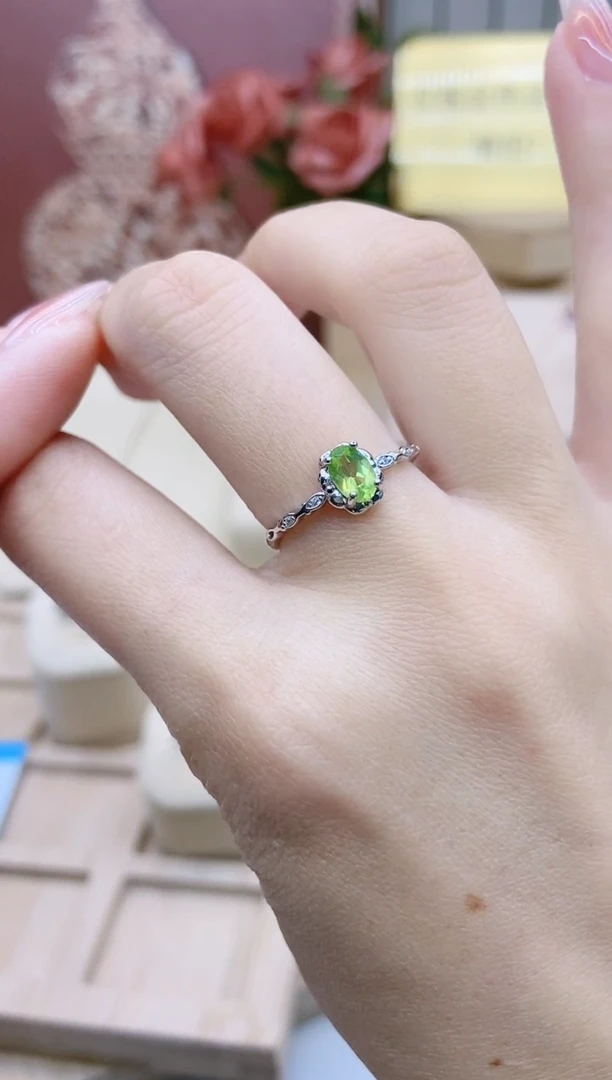 【闪购商品】橄榄石戒指银S925镶嵌翠微