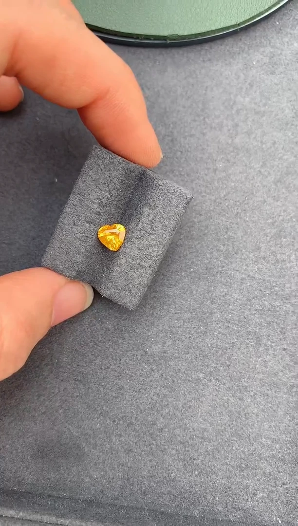 【闪购商品】彩色蓝宝石裸石未镶嵌1ct黄蓝宝