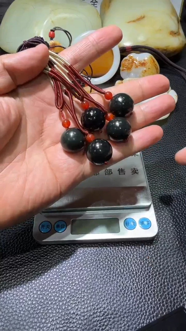 和田玉未镶嵌吊坠(赠链)和田玉吊坠