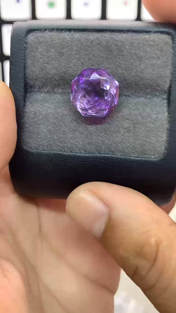 水晶珠宝半成品未镶嵌10.9克拉