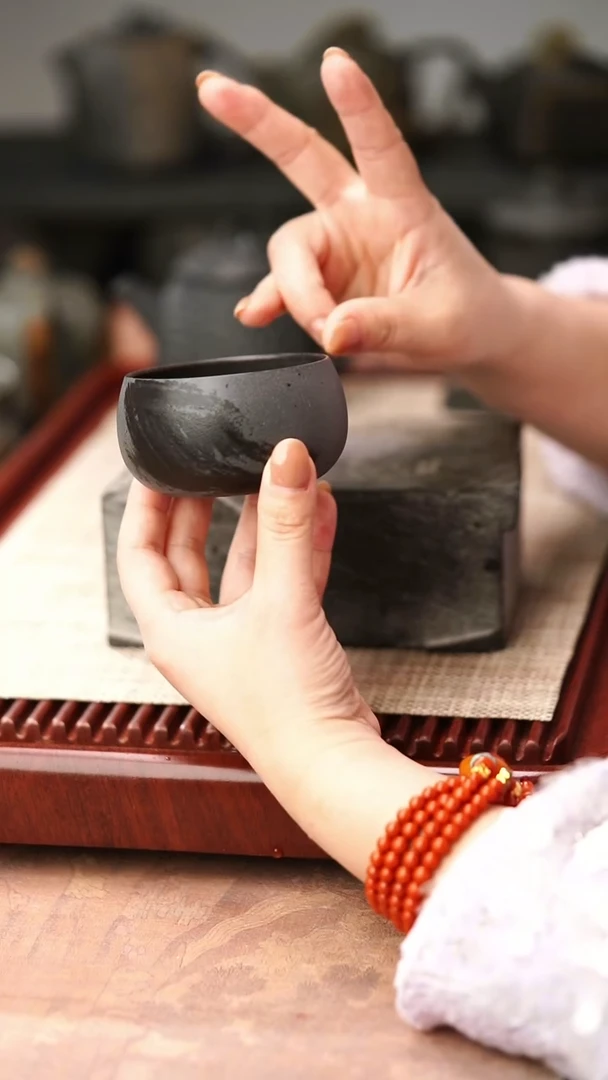 归玉堂冰碛岩重工雕刻大禅钵杯140cc