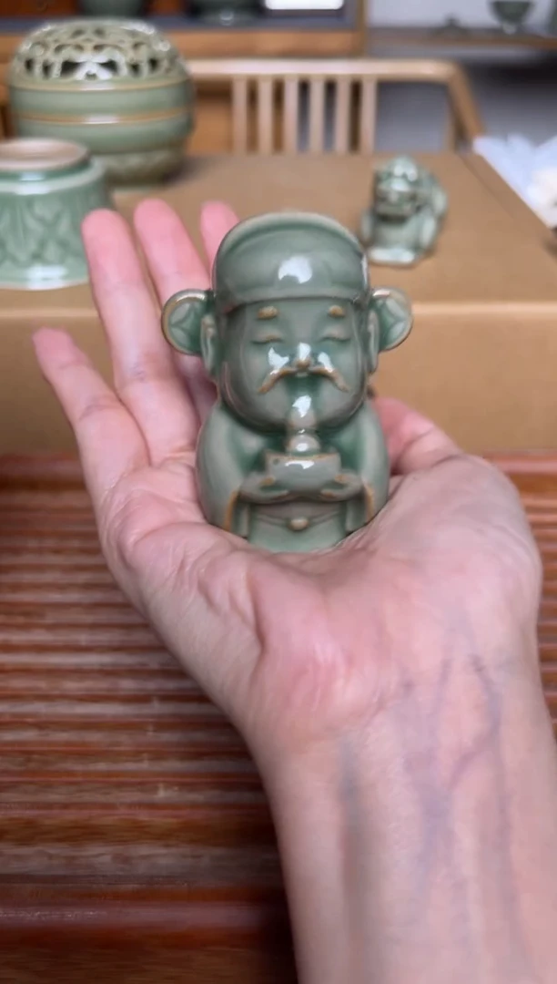 瓷器微瑕  耀州窑青瓷茶宠  财神