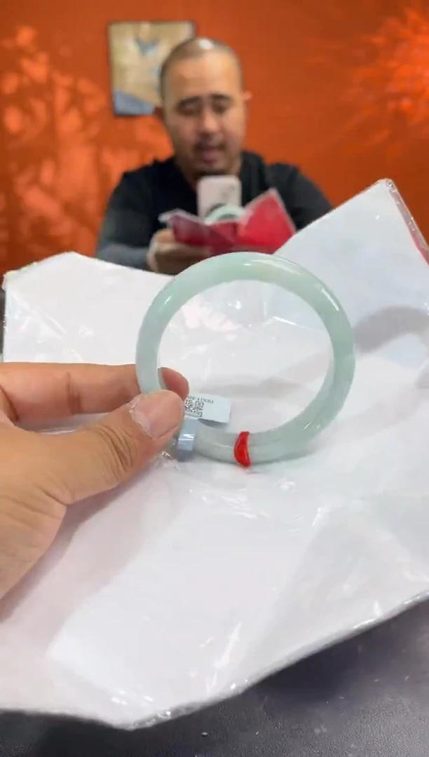 未镶嵌手镯翡翠10