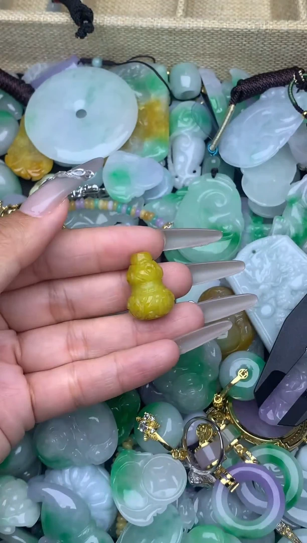 翡翠未镶嵌颈饰天然缅甸翡翠吊坠