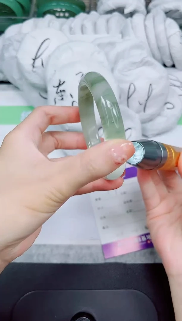 石英质玉手镯未镶嵌97-59.5