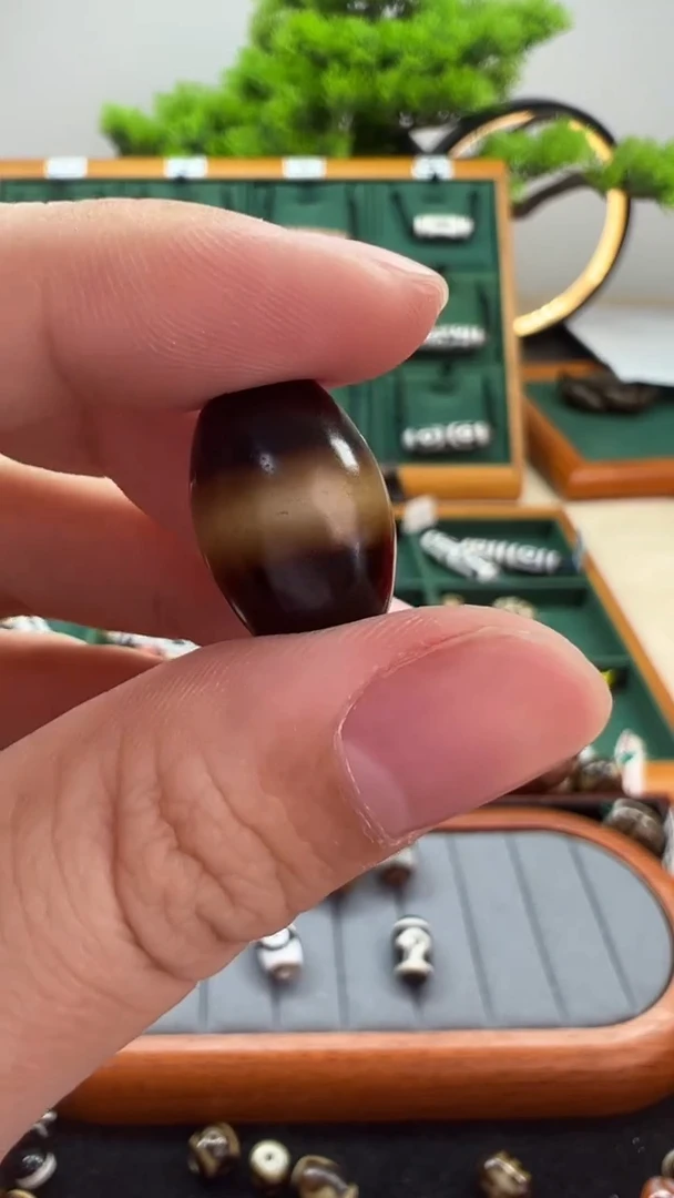 玛瑙/玉髓（覆膜）颈饰未镶嵌37.（微瑕随机发货）