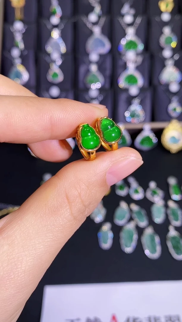 【闪购商品】翡翠耳饰银S925镶嵌葫芦耳包