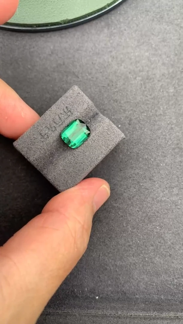 未镶嵌珠宝半成品碧玺2.9ct绿碧玺 BE 定制