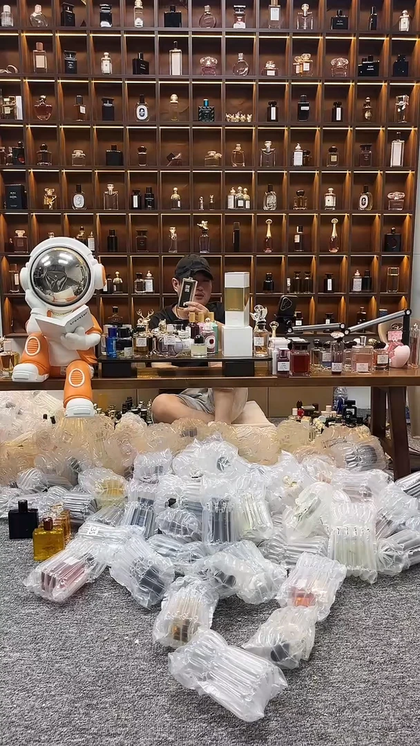 -------裸瓶孤儿院
