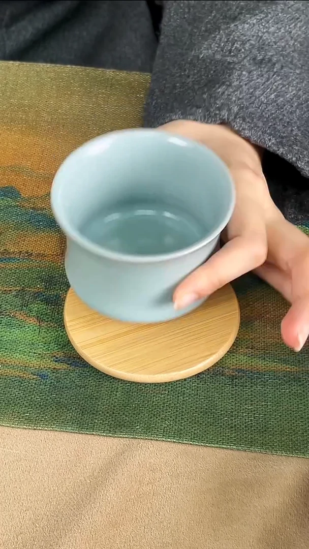 杯子瓷孙现锋 仿古天青釉 玄纹束腰杯