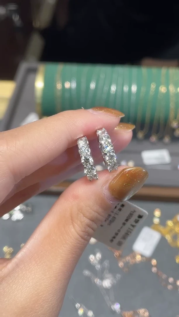 【闪购商品】钻石耳饰铂Pt950镶嵌X五公主钻石耳包