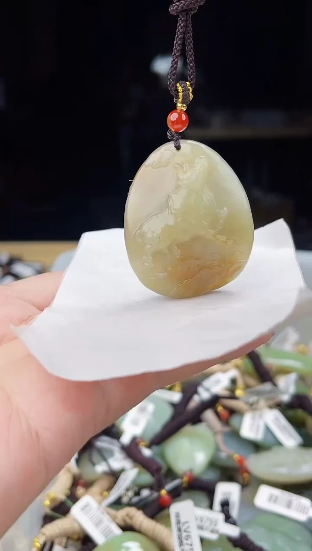 颈饰未镶嵌和田玉1