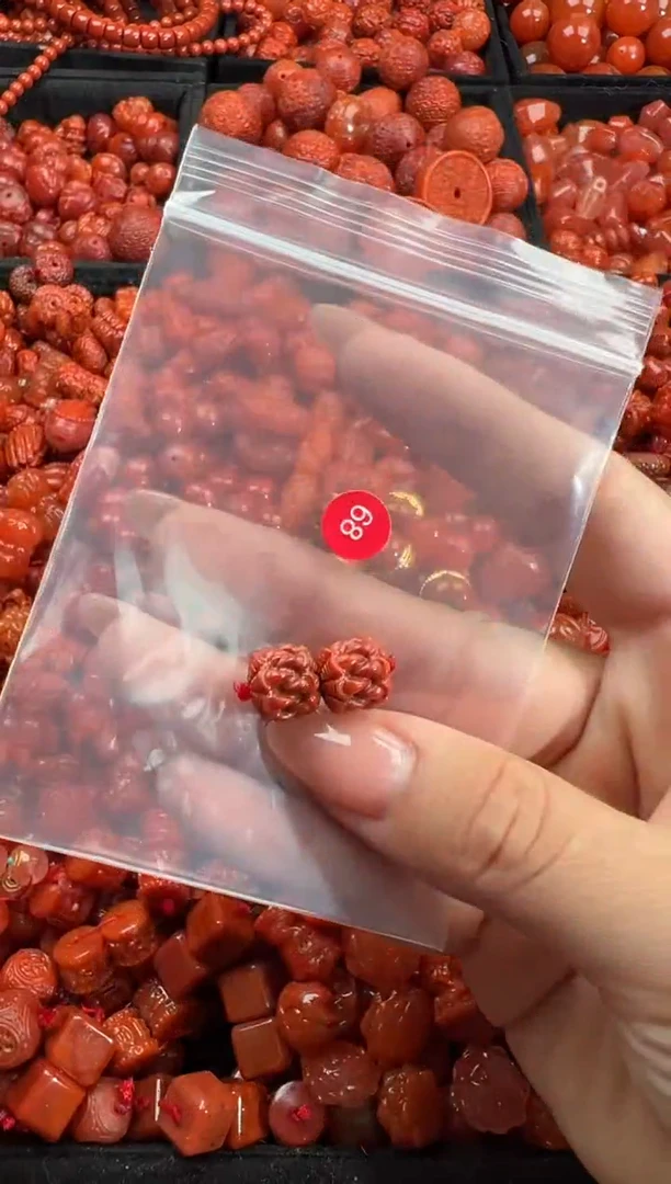 南红玛瑙未镶嵌颈饰1