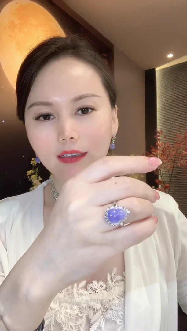 18K金镶嵌戒指翡翠C37 紫货有一定色差