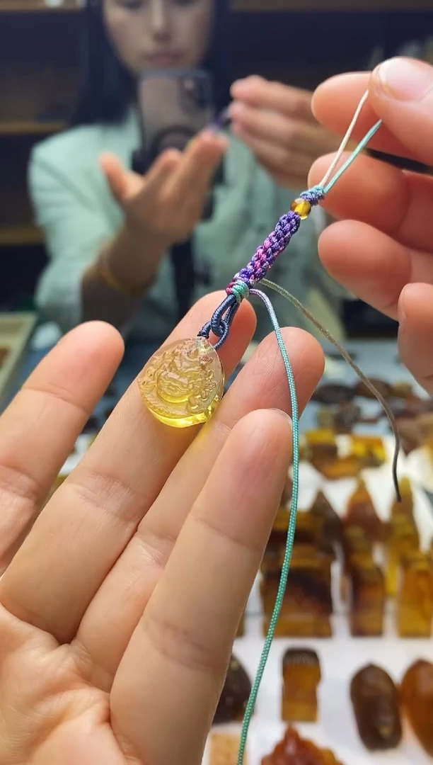 琥珀颈饰未镶嵌SN78-65（黄财神）