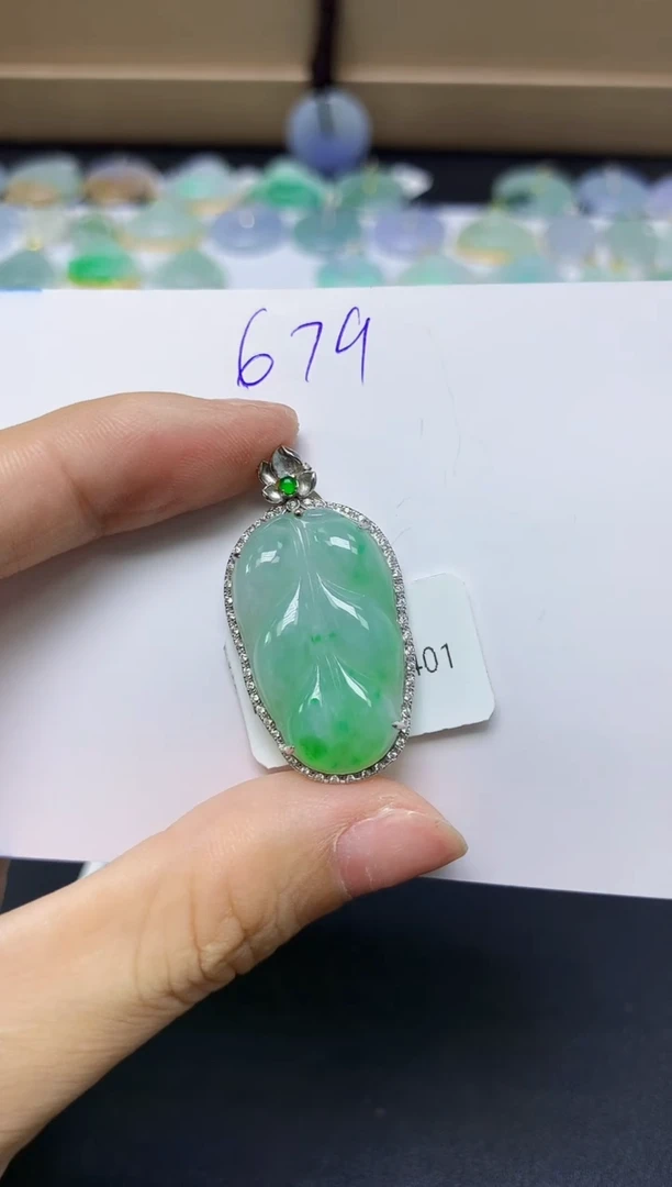 翡翠18K金镶嵌颈饰天然自然緬甸A貨翡翠