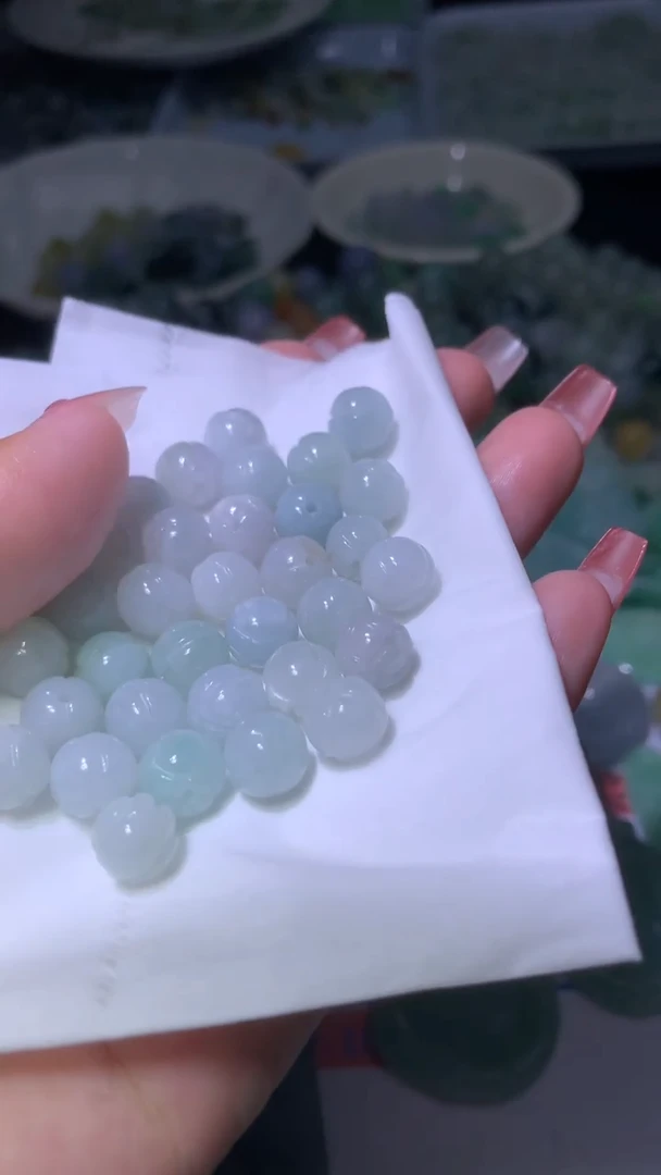 翡翠未镶嵌颈饰MXX024249