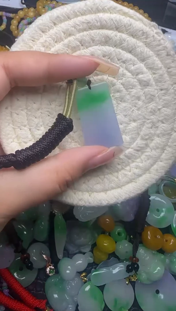 翡翠未镶嵌颈饰天然缅甸翡翠吊坠