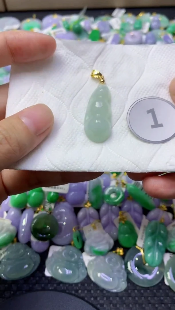 颈饰未镶嵌翡翠天然缅甸翡翠A货