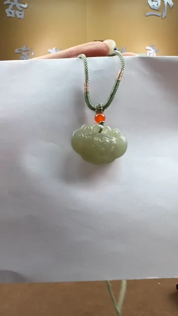 颈饰未镶嵌和田玉挂件