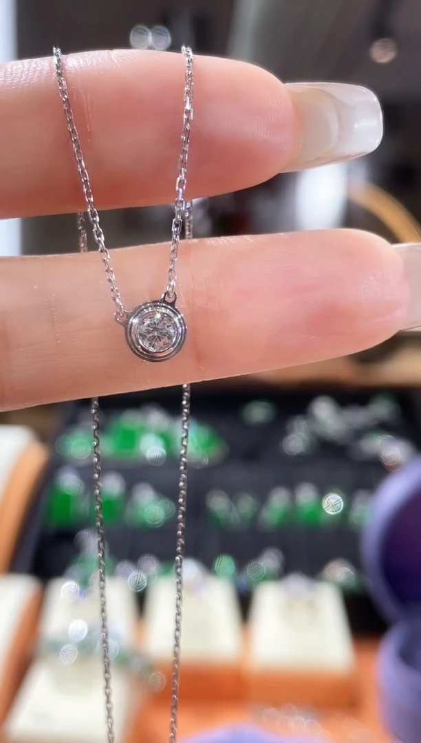 【闪购商品】钻石颈饰18K金镶嵌项链