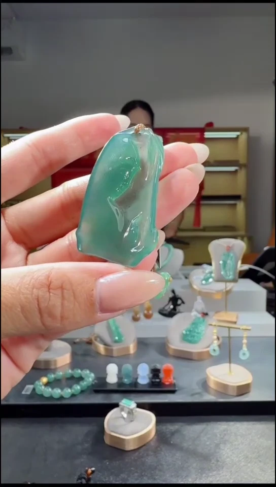 吊坠(不含链)未镶嵌翡翠不动