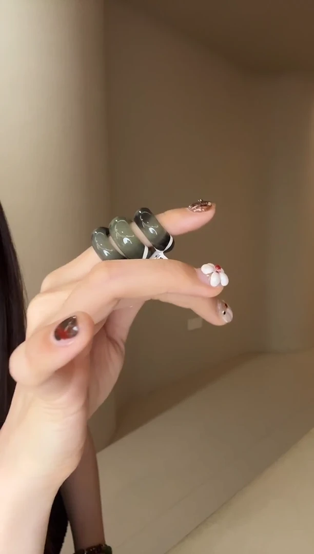 未镶嵌戒指和田玉14码皮蛋青花多样性发其一