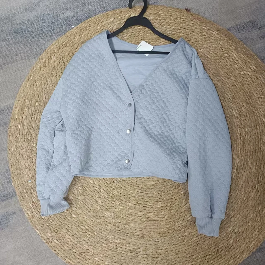 唯琳剪标   7仓F6-16-3401款   麻花纹路V领短外套