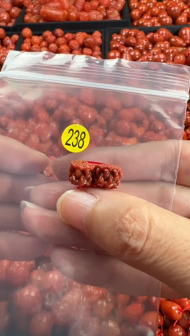 颈饰未镶嵌南红玛瑙1