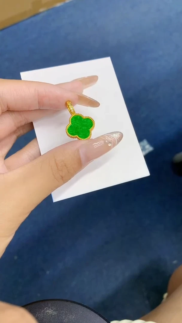 颈饰未镶嵌翡翠1