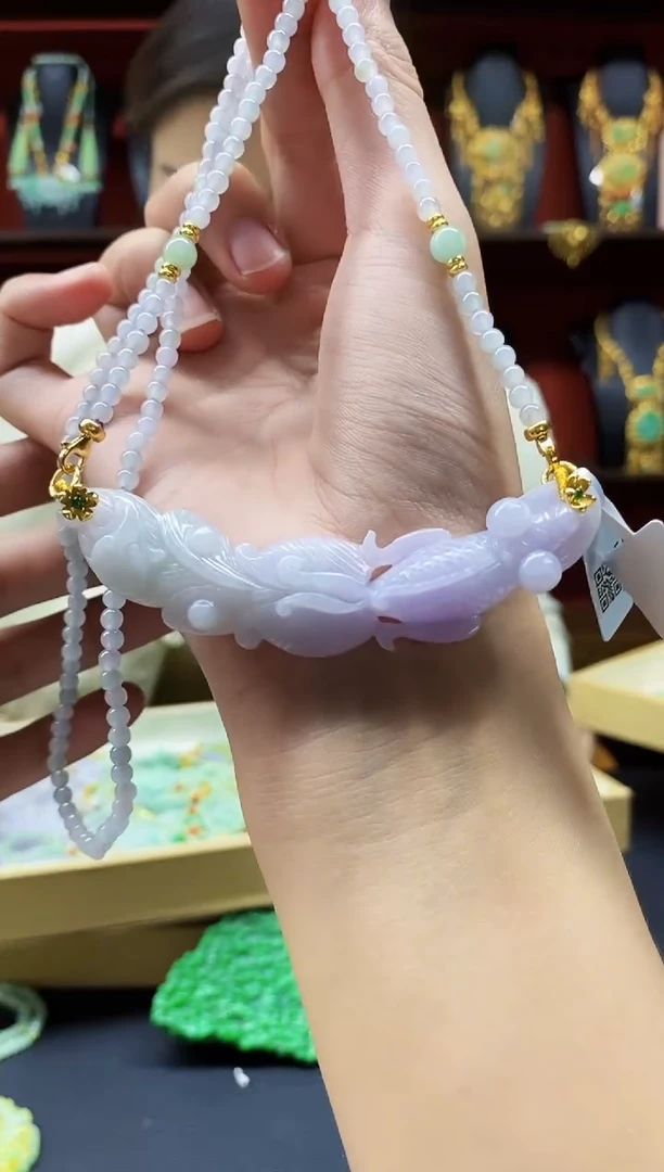 颈饰未镶嵌翡翠吊坠