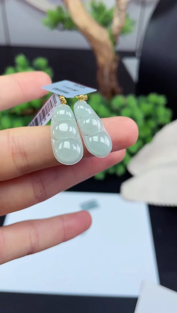 吊坠(不含链)18K金镶嵌翡翠豆子多样性发其一@@CMT1124-2