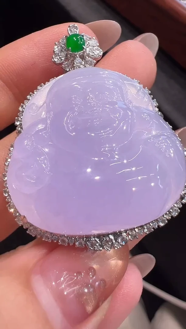 颈饰18K金镶嵌翡翠吊坠