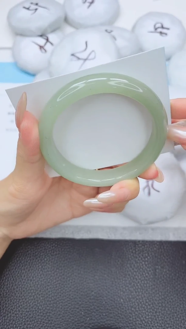 未镶嵌手镯石英质玉185-60.8