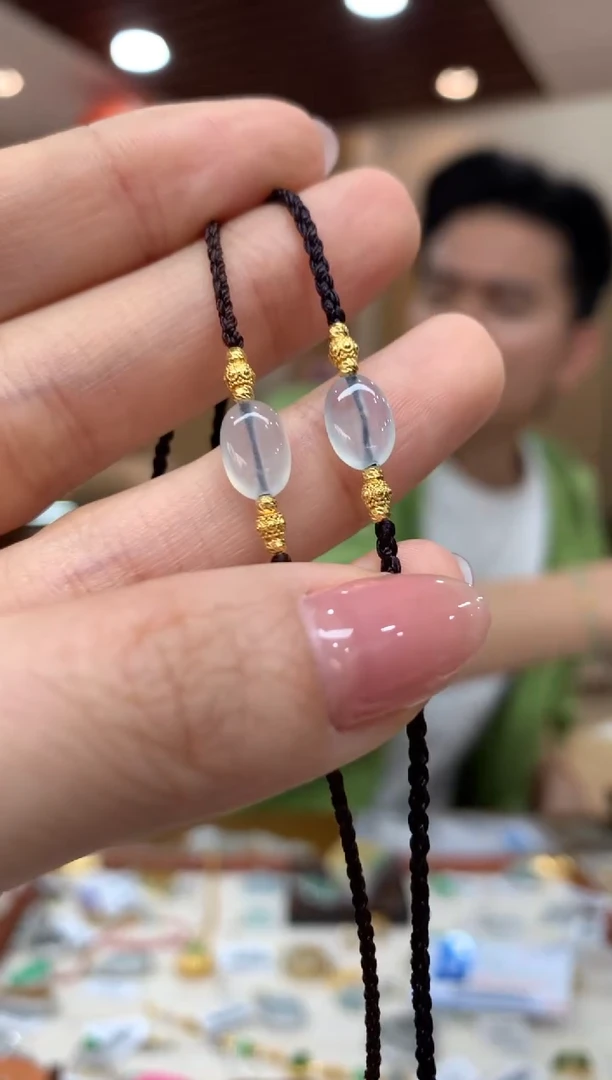 未镶嵌手绳翡翠手绳多样性