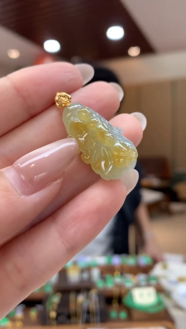 吊坠(不含链)18K金镶嵌翡翠白菜