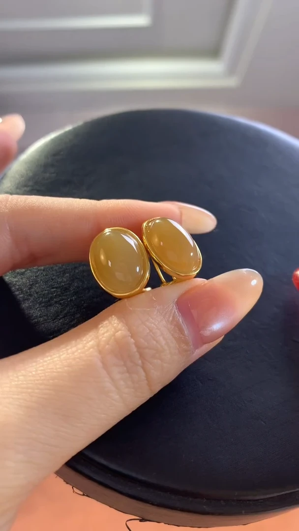 和田玉银S925镶嵌挂件黄金糖耳拍