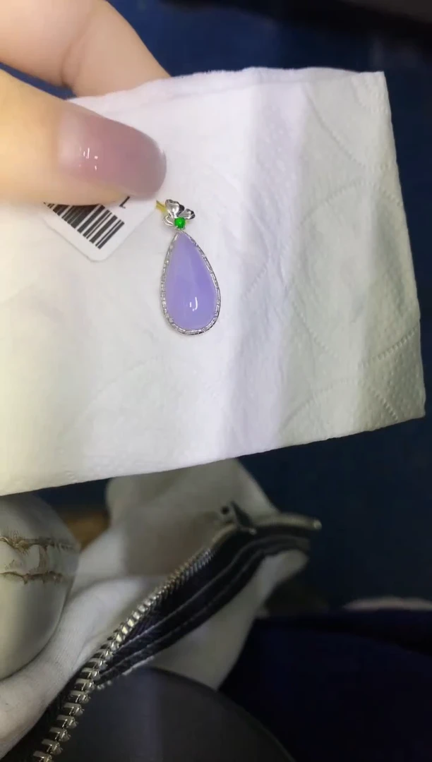 颈饰18K金镶嵌翡翠缅甸天然翡翠A货