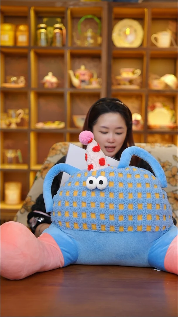 陶102-蓝色怪兽按摩枕