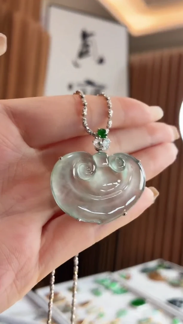 翡翠18K金镶嵌吊坠(不含链)吊坠