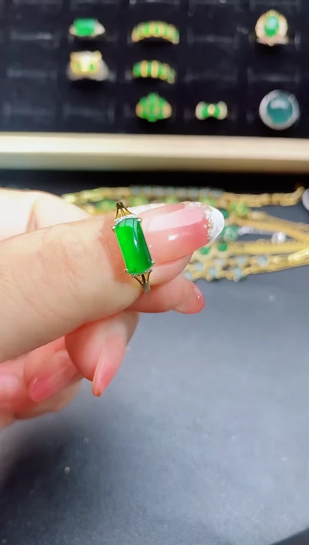 【闪购商品】翡翠戒指银S925镶嵌12112