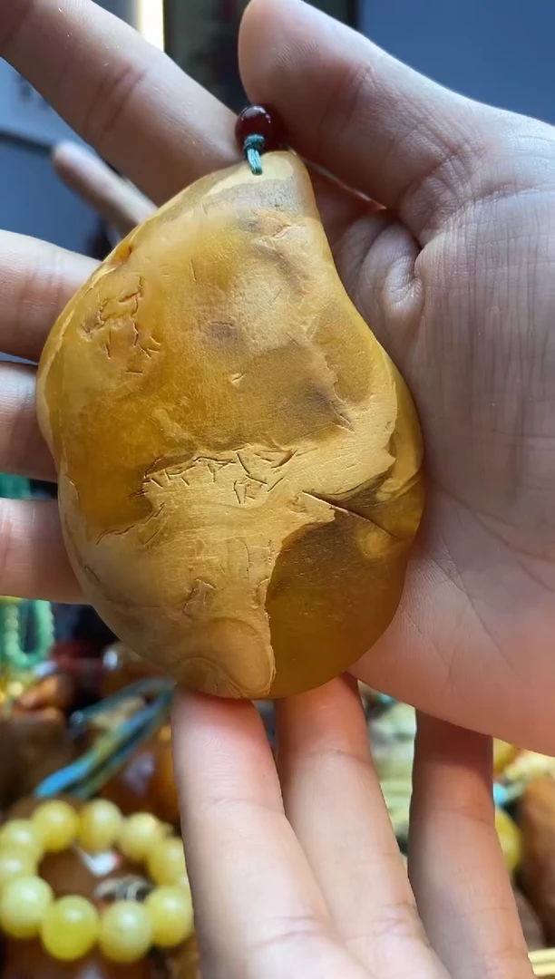 琥珀颈饰未镶嵌吊坠