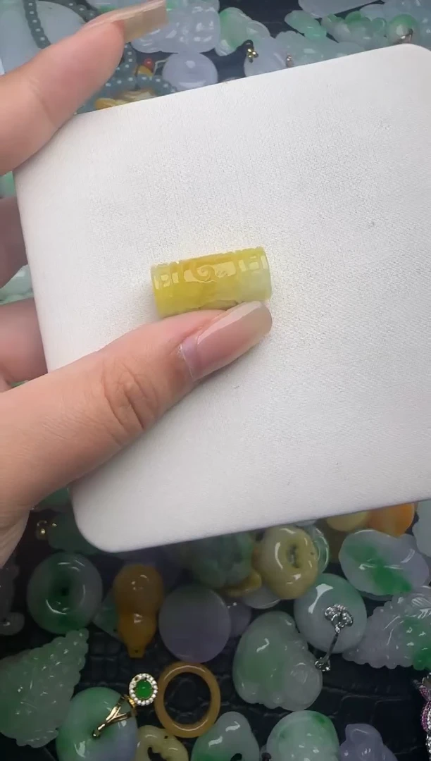 翡翠未镶嵌颈饰天然缅甸翡翠吊坠