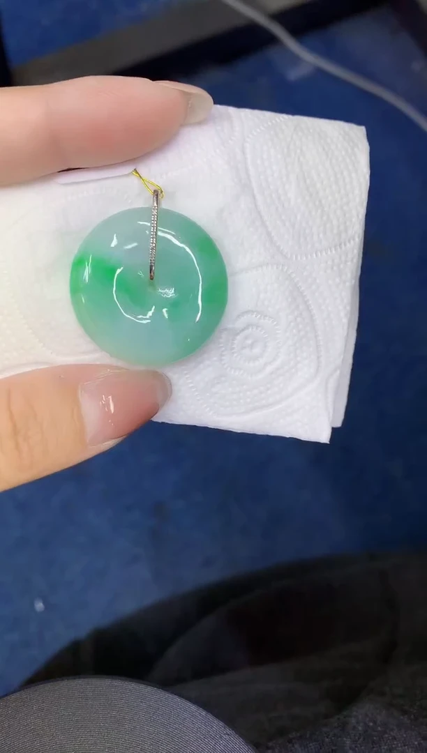 颈饰18K金镶嵌翡翠缅甸天然翡翠A货