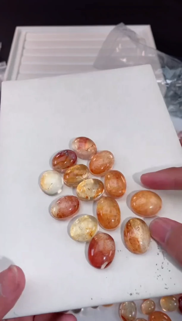 【闪购商品】水晶【U138】胶花蛋面未镶嵌多样性随1颗