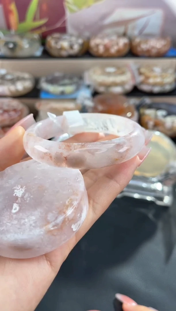 未镶嵌手镯石英质玉57